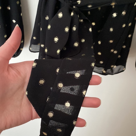 Isaac Mizrahi black and gold polka dot long sleeve blouse size small - Picture 7 of 8